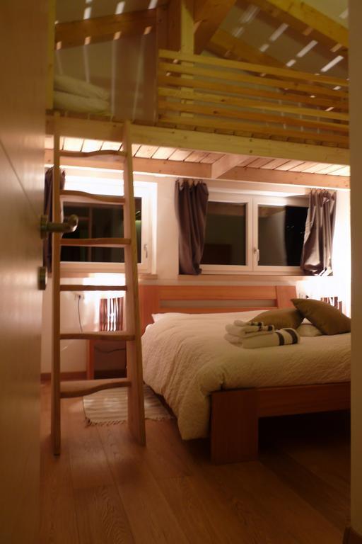 B&B Casa Sul Lago - Appartamenti Calceranica al Lago Værelse billede