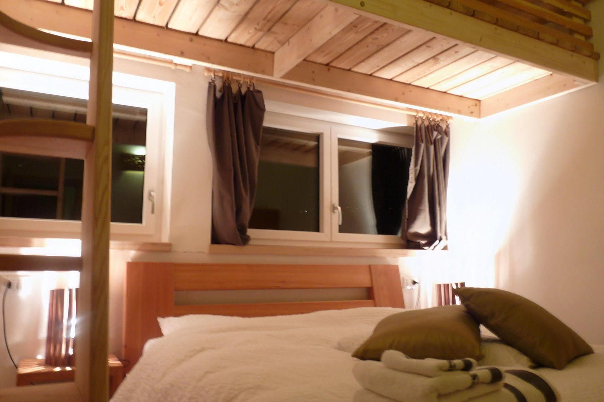 B&B Casa Sul Lago - Appartamenti Calceranica al Lago Eksteriør billede